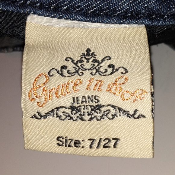 Women's Grace in LA - Picture 12 of 12